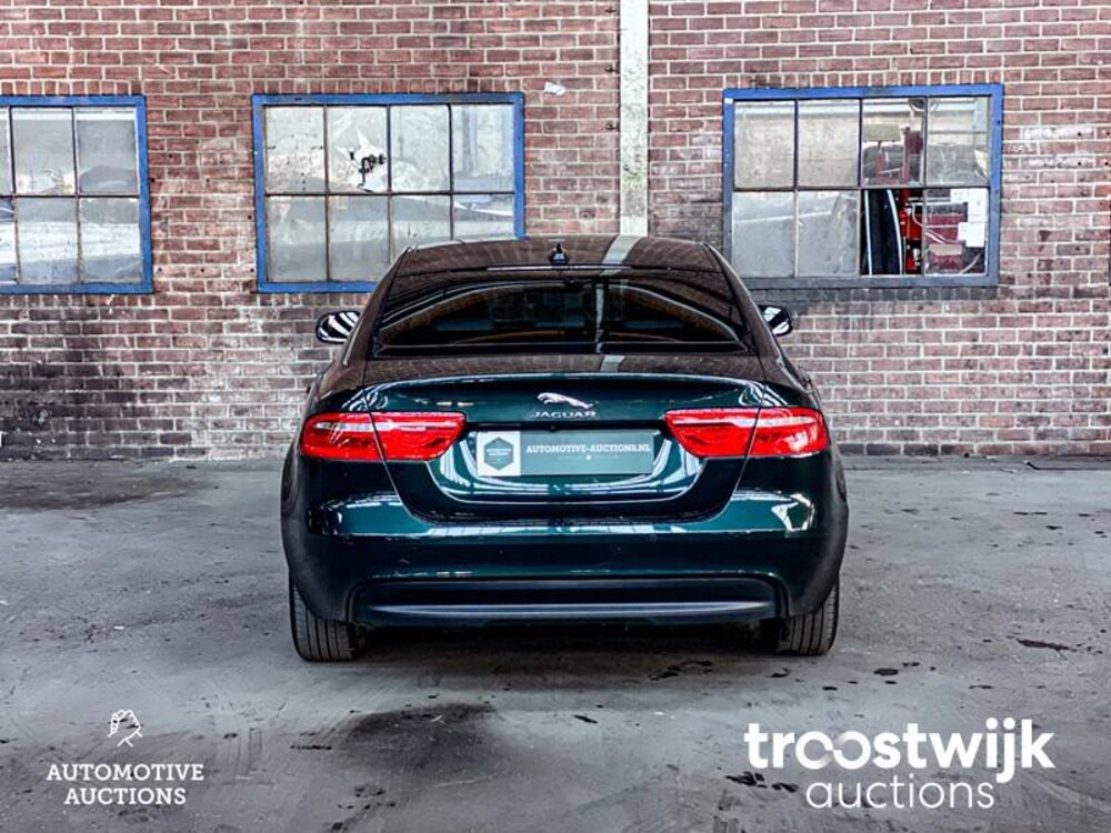 Jaguar 2.0 D R-Sport Auto