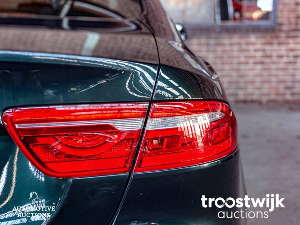 Jaguar 2.0 D R-Sport Auto