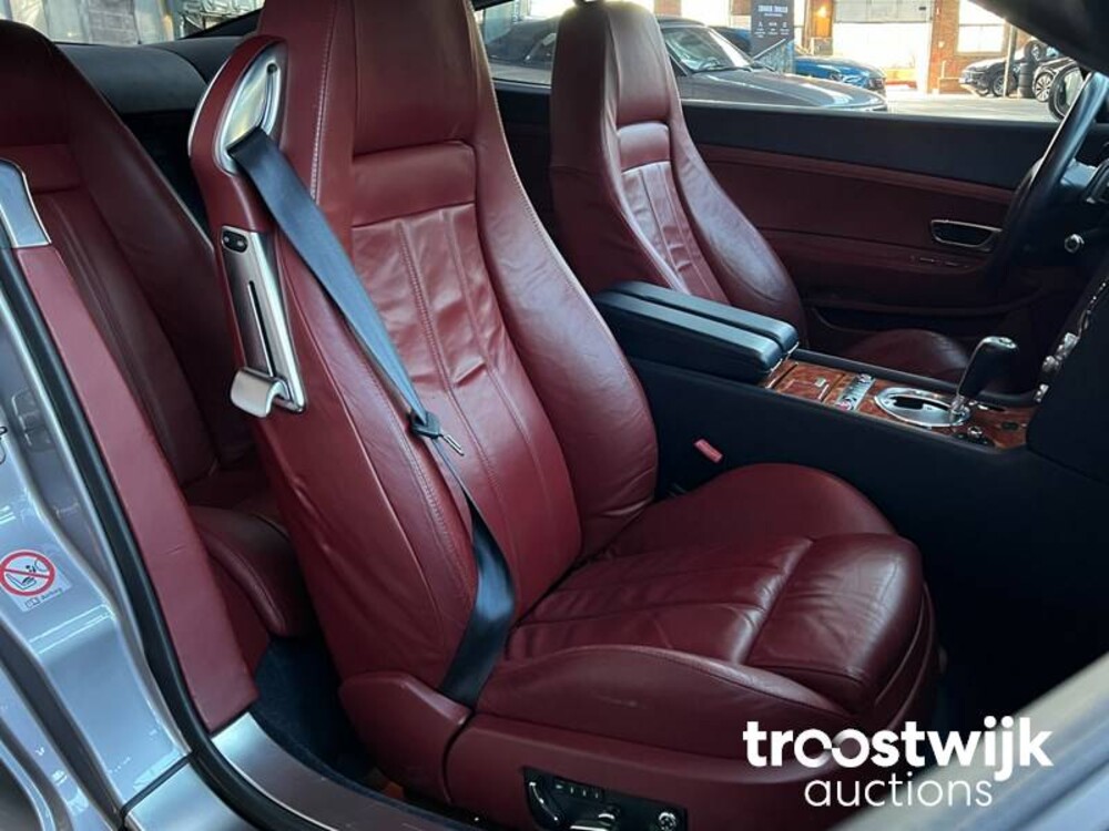 Bentley Continental GT 6.0 W12 Auto