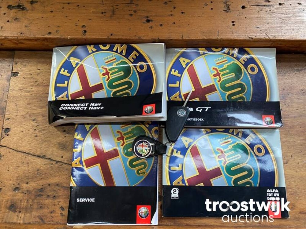 Alfa Romeo GT 2.0 JTS Disegno Bertone  Auto