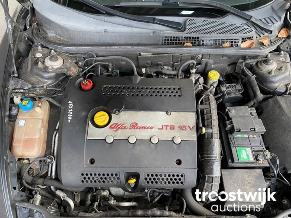 Alfa Romeo GT 2.0 JTS Disegno Bertone  Auto