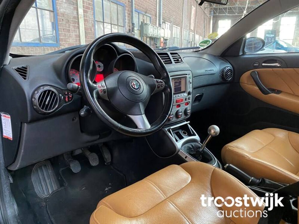 Alfa Romeo GT 2.0 JTS Disegno Bertone  Auto