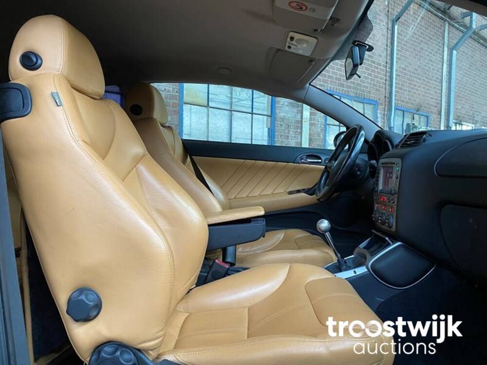 Alfa Romeo GT 2.0 JTS Disegno Bertone  Auto