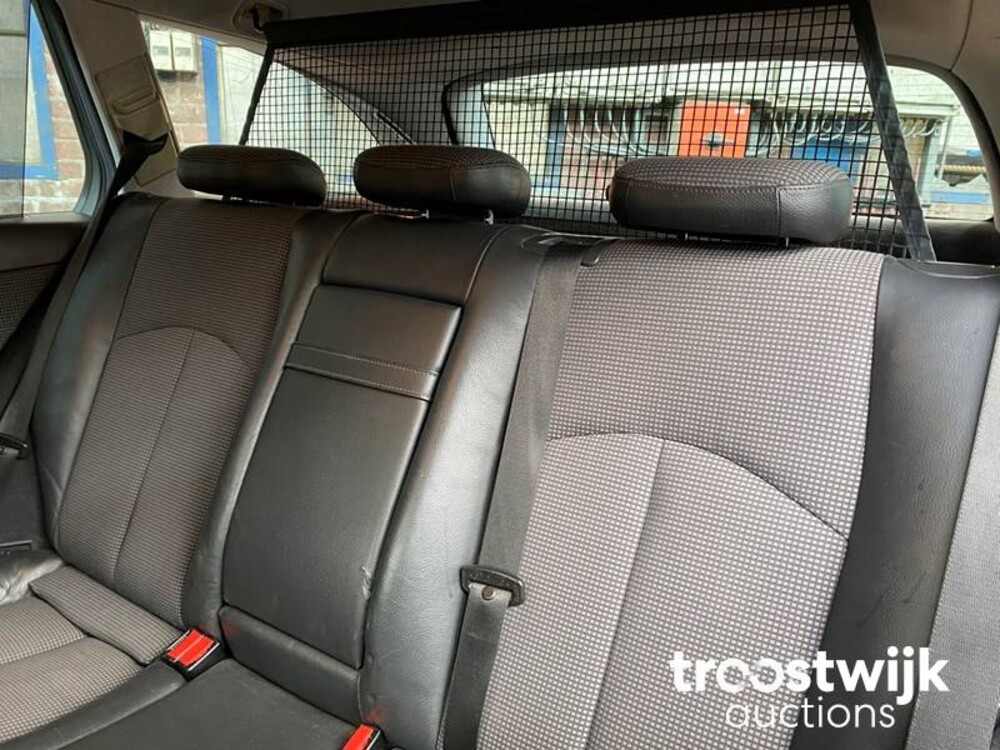 Mercedes-Benz E240 Avantgarde E-klasse Combi Auto