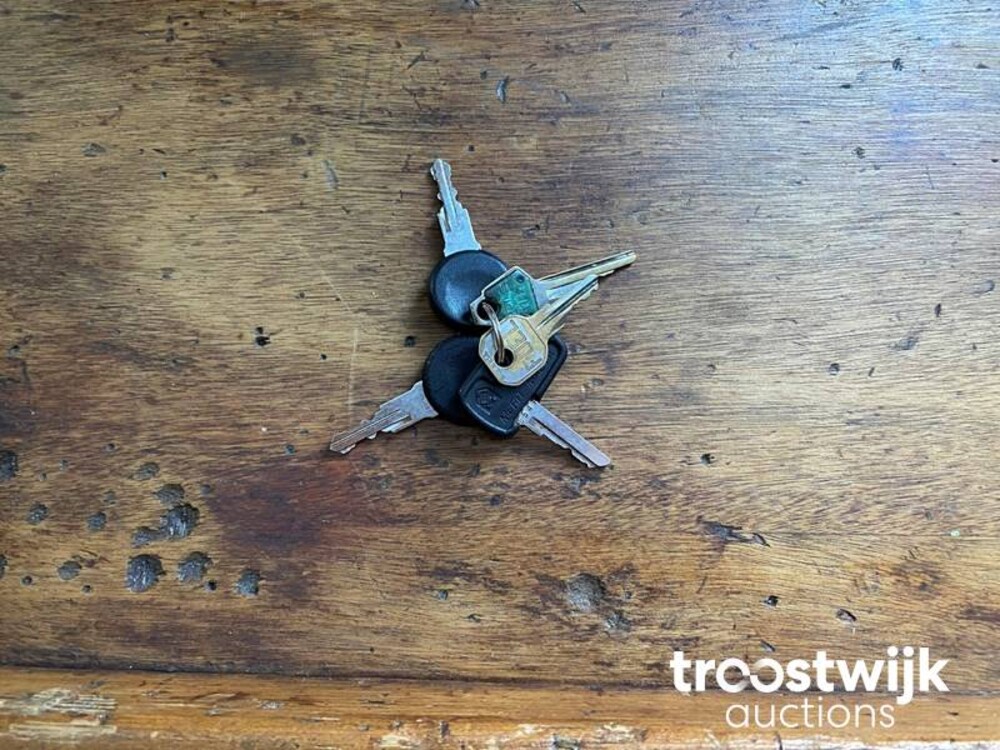 Dodge D100 Short Bed 7.2 V8 Auto