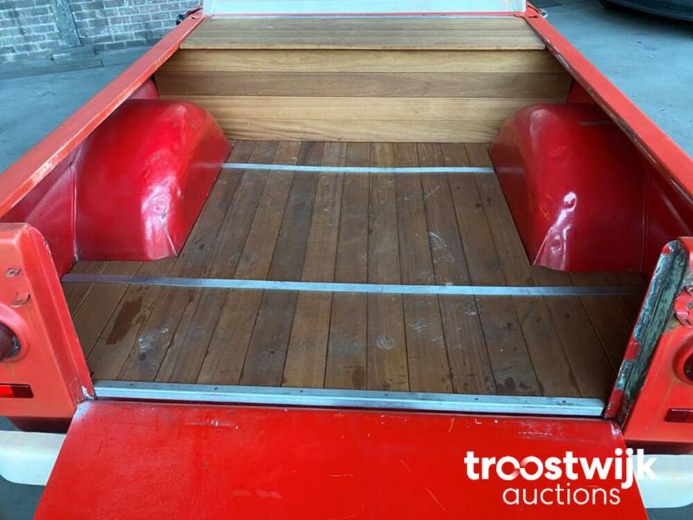 Dodge D100 Short Bed 7.2 V8 Auto