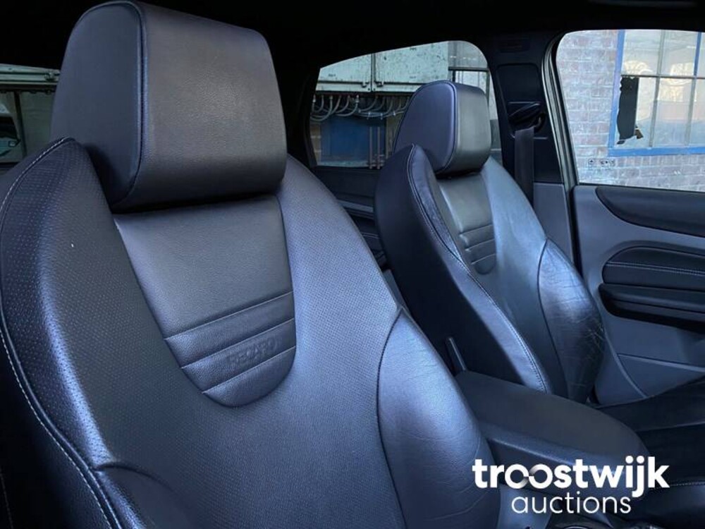 Ford Focus ST 2.5T Auto