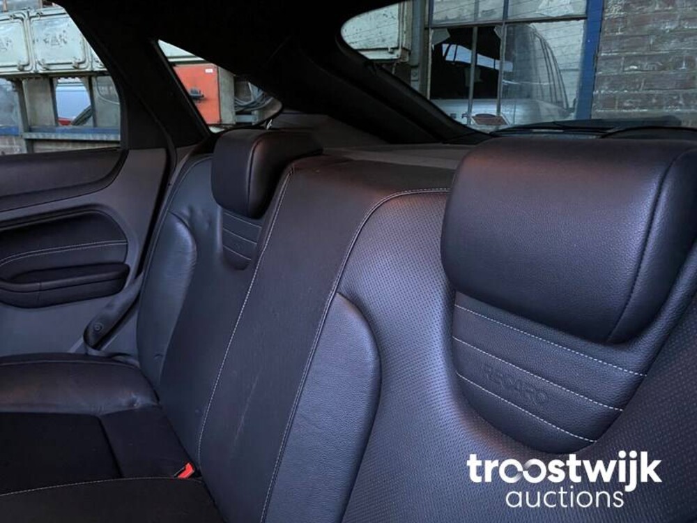 Ford Focus ST 2.5T Auto