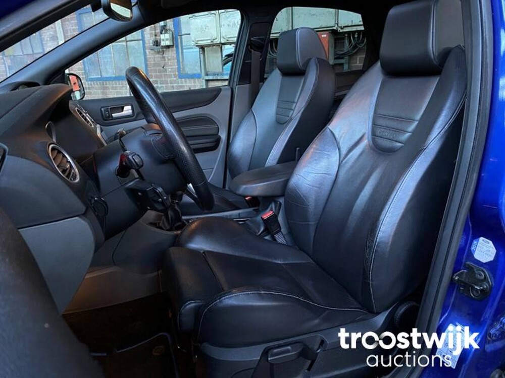 Ford Focus ST 2.5T Auto