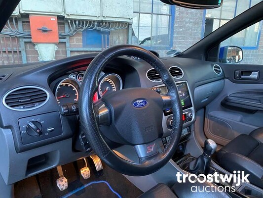 Ford Focus ST 2.5T Auto