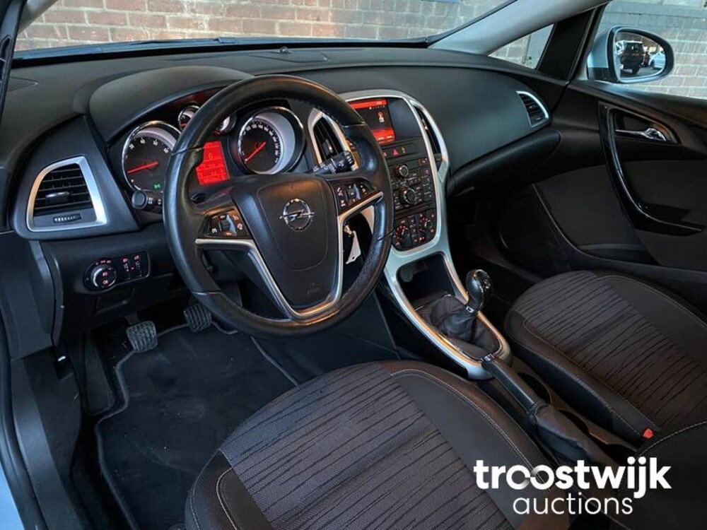 Opel Astra 1.4 Turbo Business Sport+ Auto