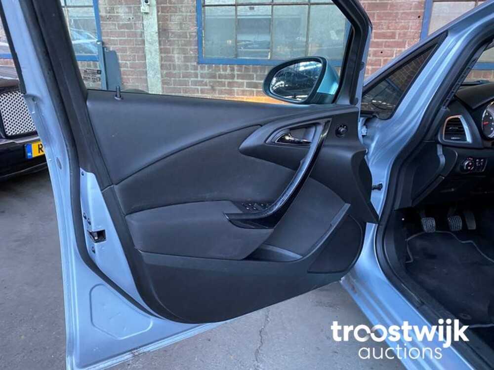 Opel Astra 1.4 Turbo Business Sport+ Auto