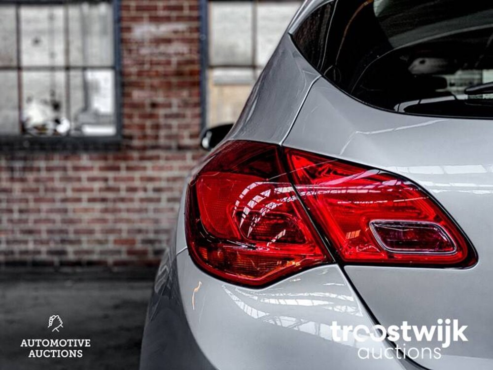 Opel Astra 1.4 Turbo Business Sport+ Auto