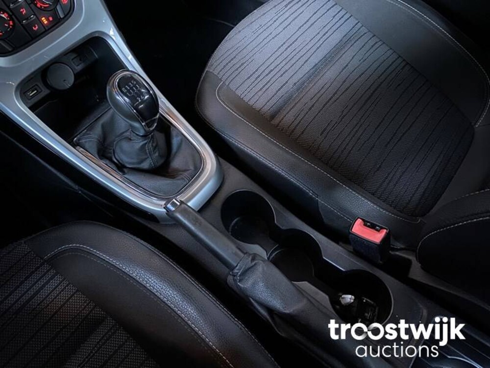 Opel Astra 1.4 Turbo Business Sport+ Auto