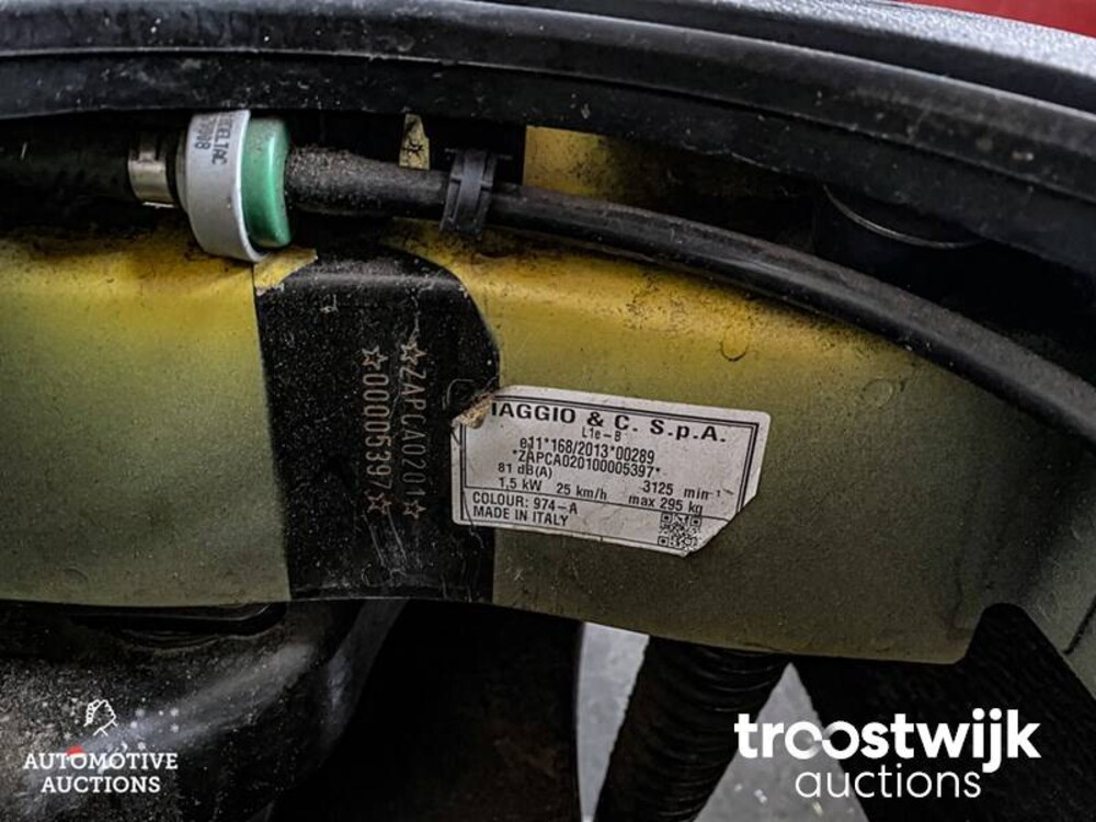 Piaggio Vespa Sprint 4T Notte Geel Roller