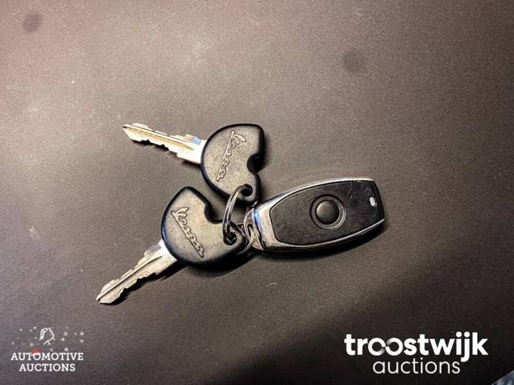 Piaggio Vespa Sprint 4T Notte Geel Roller