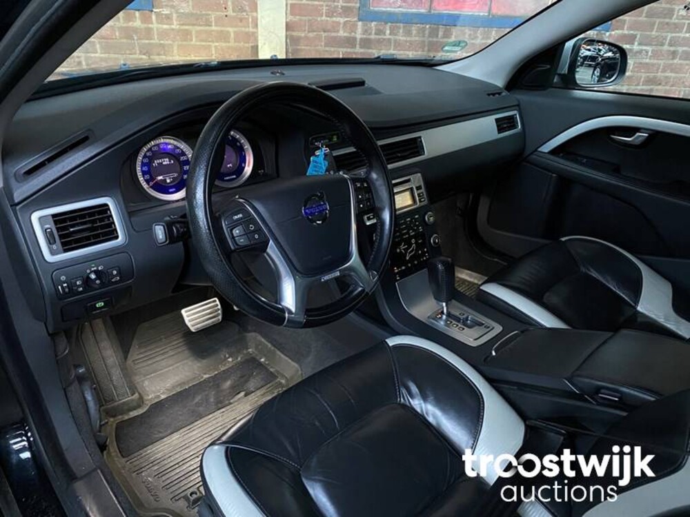 Volvo V70 2.0T R-Edition Auto