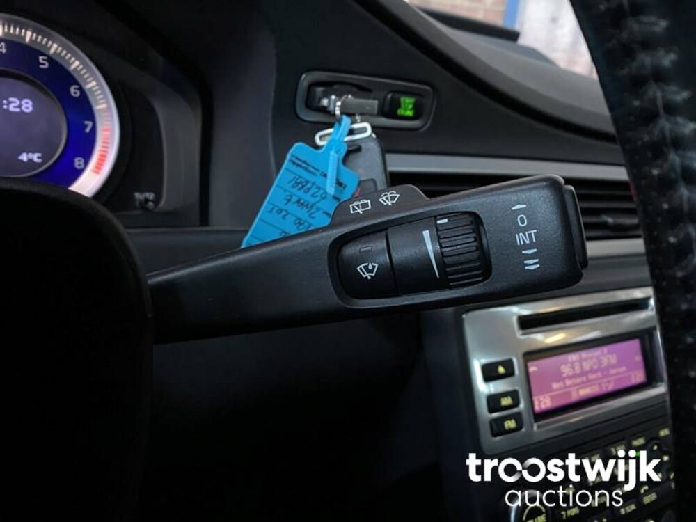 Volvo V70 2.0T R-Edition Auto