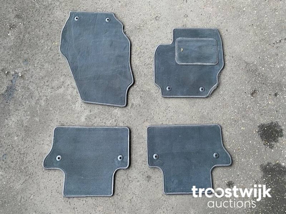 Volvo V70 2.0T R-Edition Auto