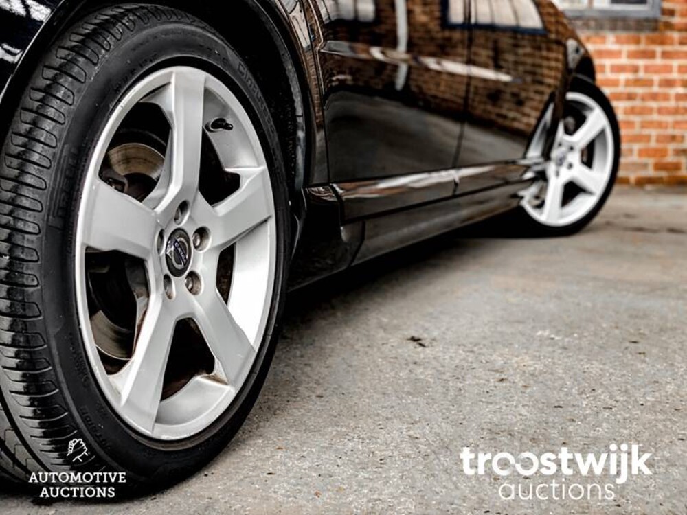 Volvo V70 2.0T R-Edition Auto
