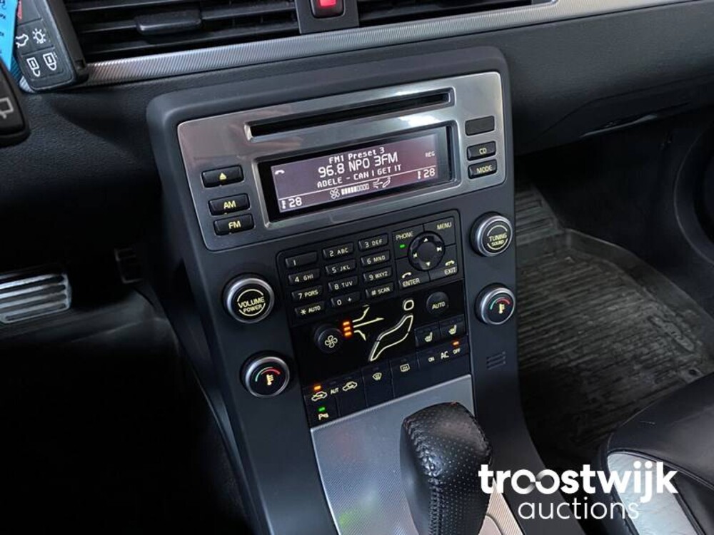 Volvo V70 2.0T R-Edition Auto