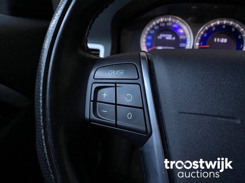 Volvo V70 2.0T R-Edition Auto