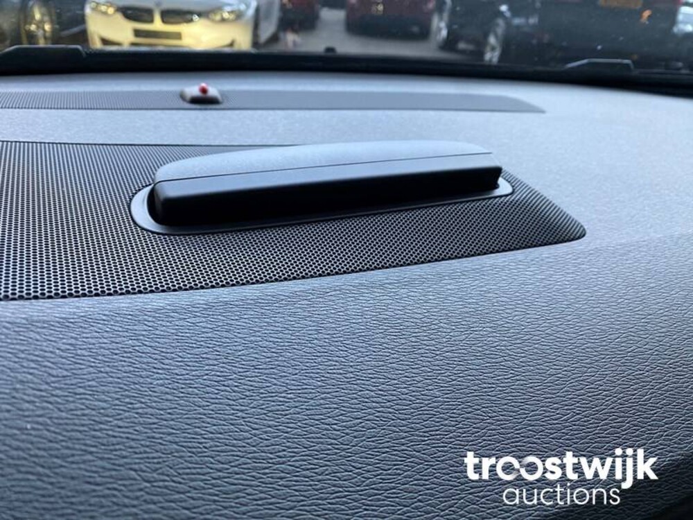 Volvo V70 2.0T R-Edition Auto