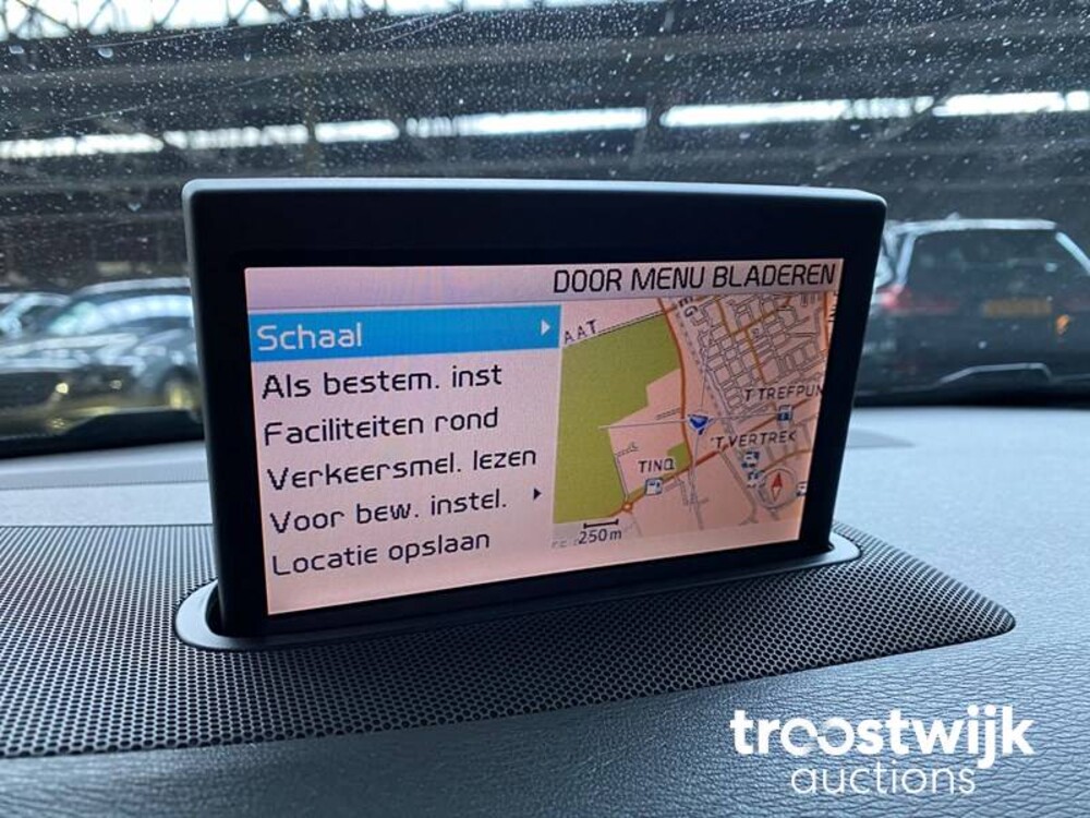 Volvo V70 2.0T R-Edition Auto