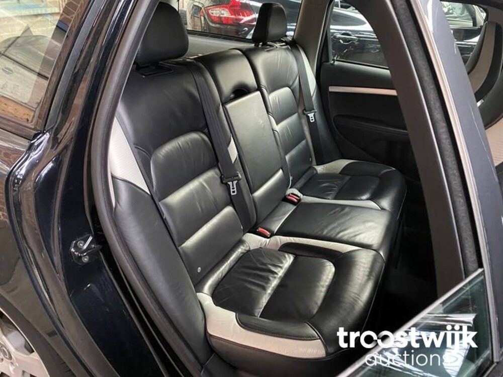 Volvo V70 2.0T R-Edition Auto