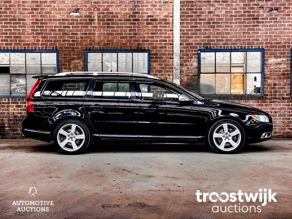 Volvo V70 2.0T R-Edition Auto