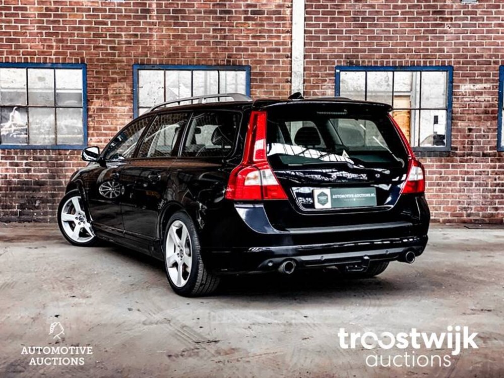 Volvo V70 2.0T R-Edition Auto