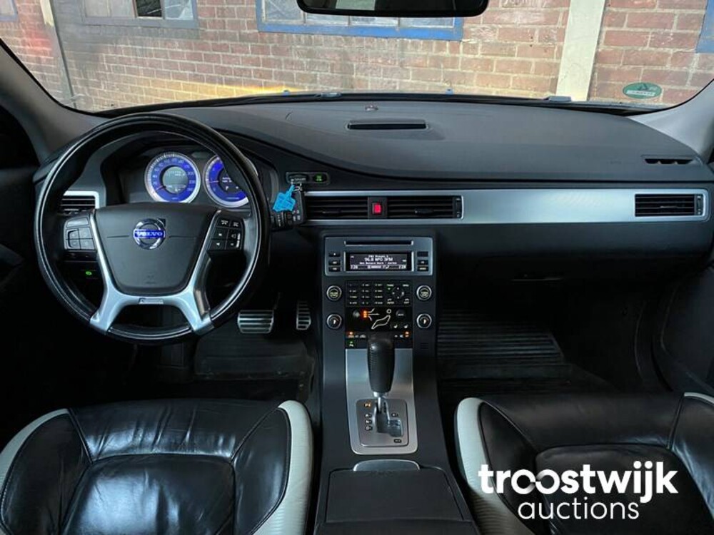 Volvo V70 2.0T R-Edition Auto