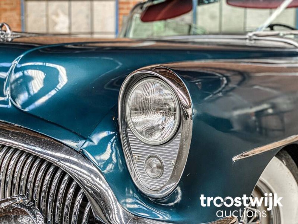 Buick Roadmaster Convertible 76 C V8 Auto