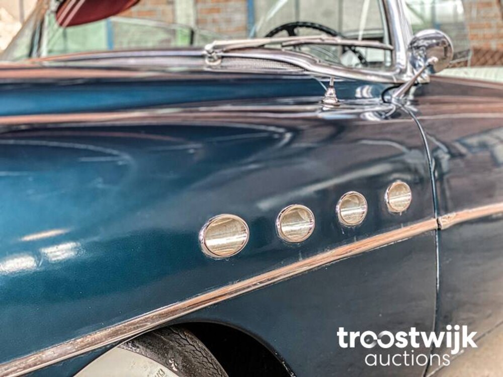 Buick Roadmaster Convertible 76 C V8 Auto