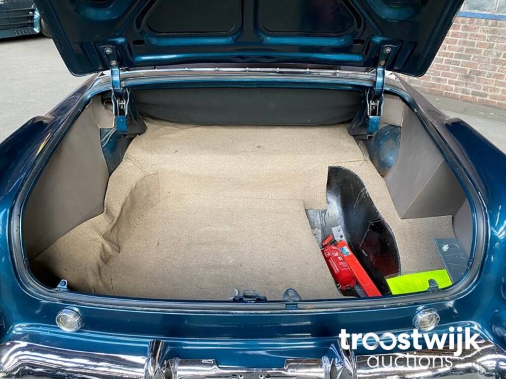 Buick Roadmaster Convertible 76 C V8 Auto