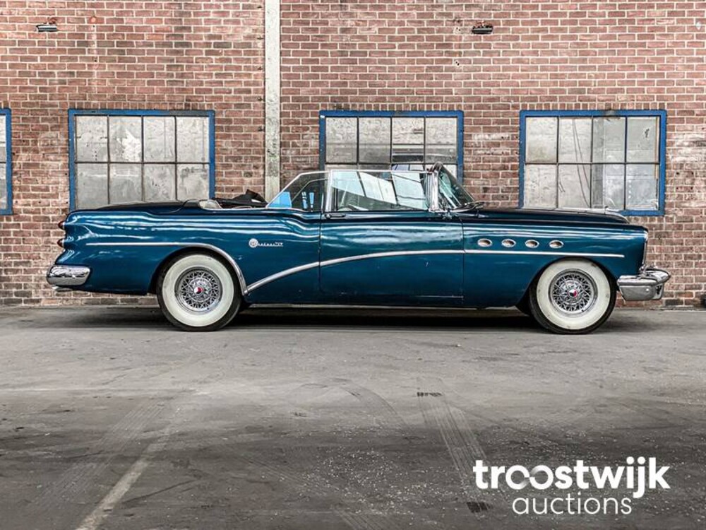 Buick Roadmaster Convertible 76 C V8 Auto