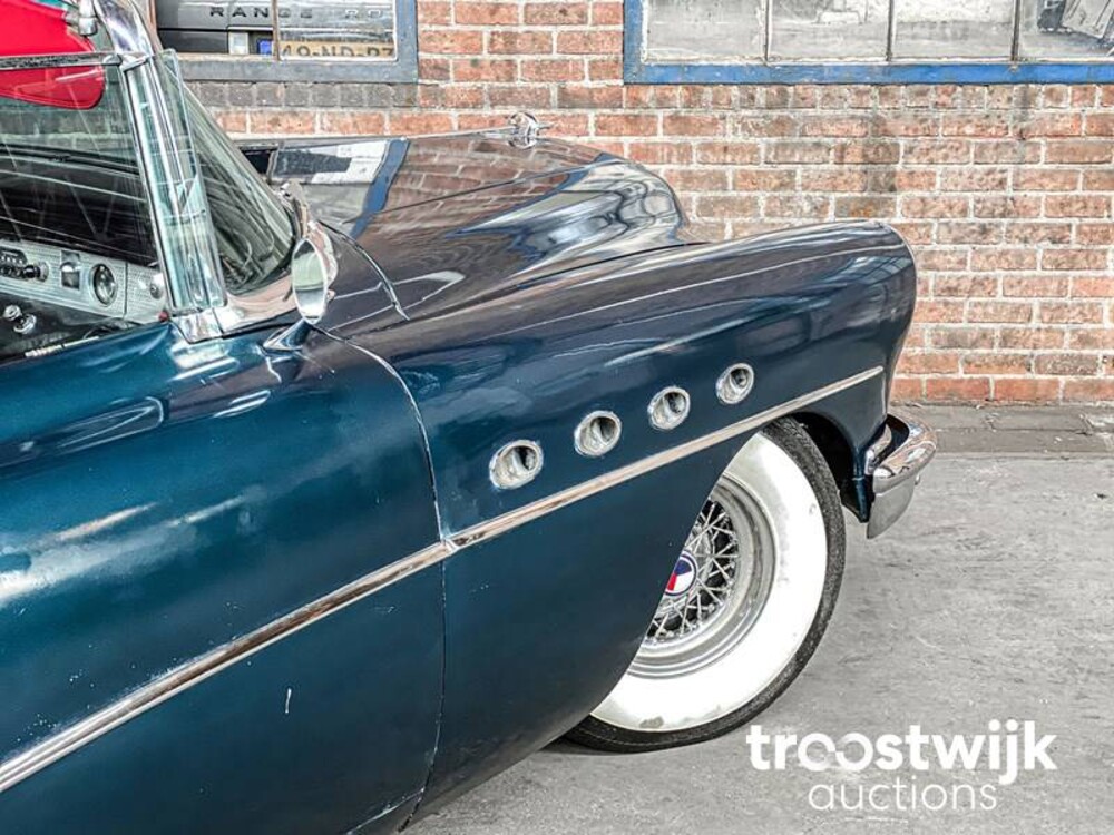 Buick Roadmaster Convertible 76 C V8 Auto