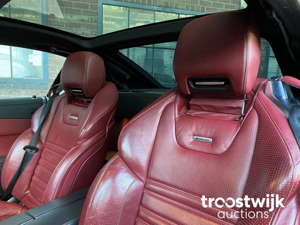 Mercedes-Benz SL63 AMG 5.5 V8 Auto