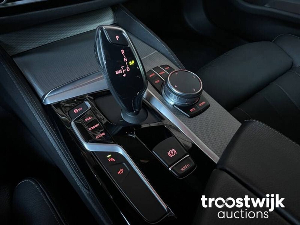 BMW 520d High Executive 5-Serie Touring Auto