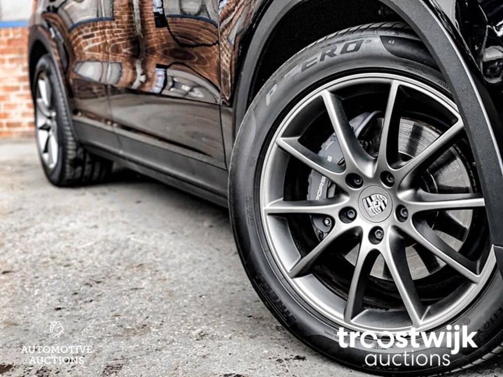 Porsche Cayenne E-Hybrid Coupe 3.0 V6 Auto