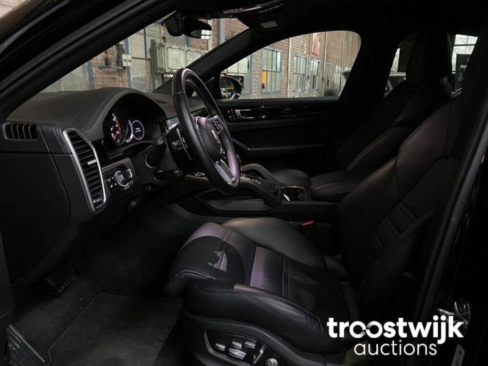 Porsche Cayenne E-Hybrid Coupe 3.0 V6 Auto