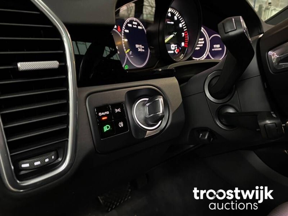 Porsche Cayenne E-Hybrid Coupe 3.0 V6 Auto