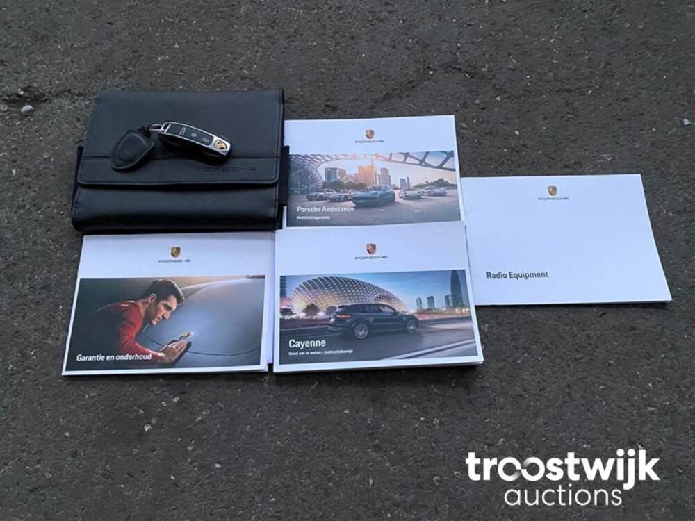Porsche Cayenne E-Hybrid Coupe 3.0 V6 Auto