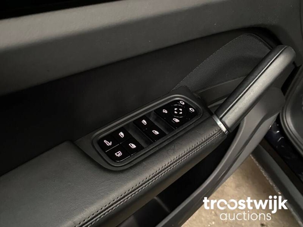 Porsche Cayenne E-Hybrid Coupe 3.0 V6 Auto