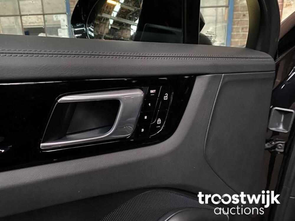 Porsche Cayenne E-Hybrid Coupe 3.0 V6 Auto