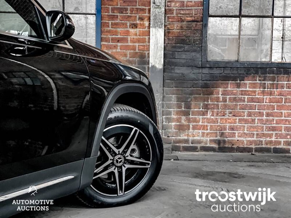 Mercedes-Benz EQB300 AMG 4Matic Auto