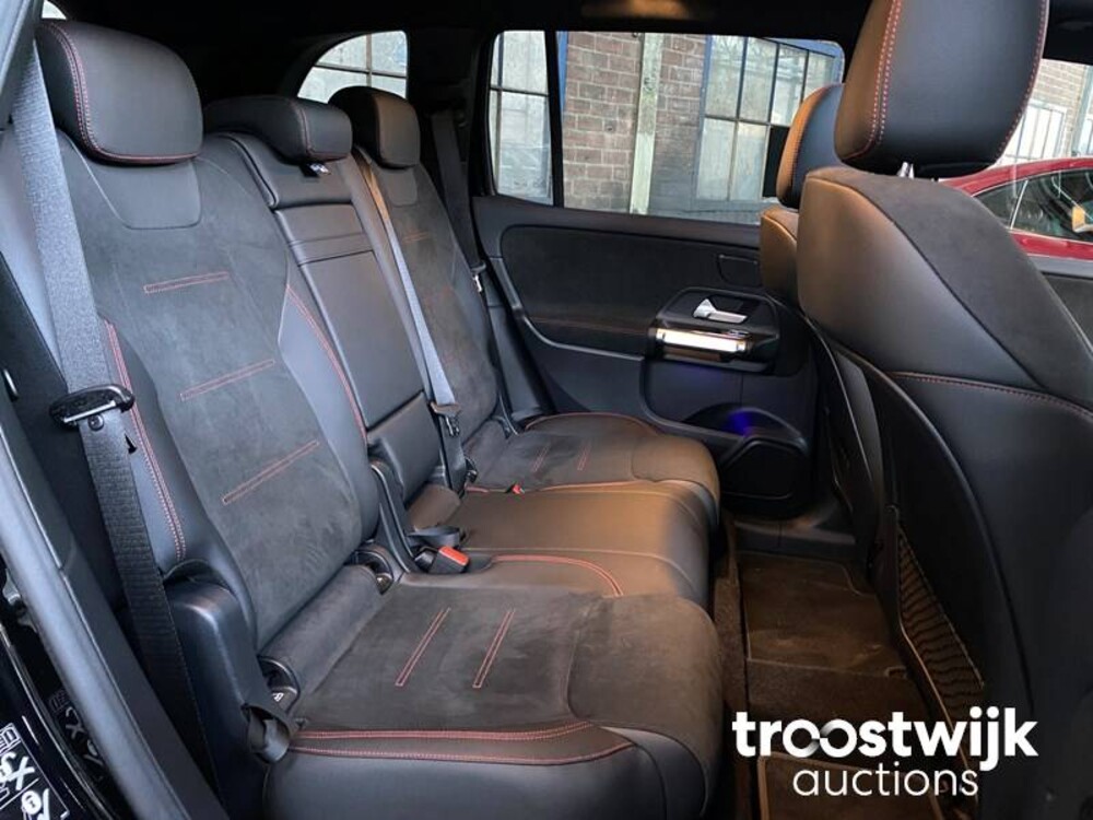 Mercedes-Benz EQB300 AMG 4Matic Auto