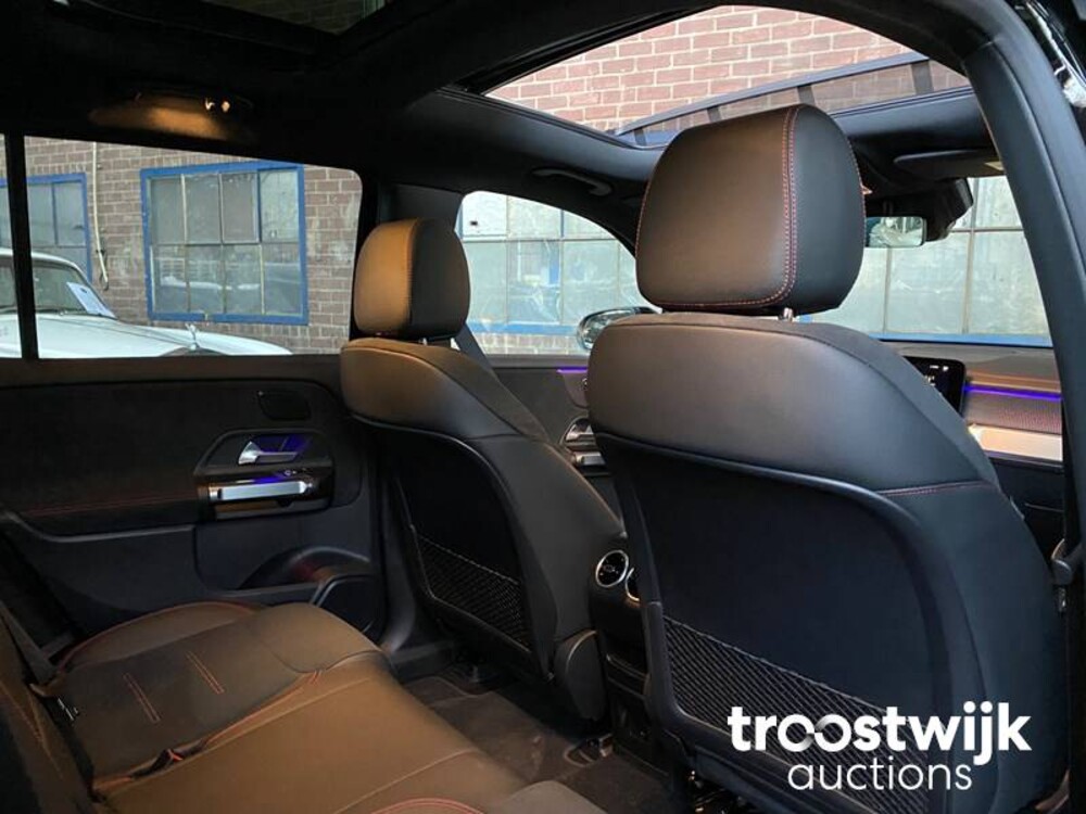 Mercedes-Benz EQB300 AMG 4Matic Auto