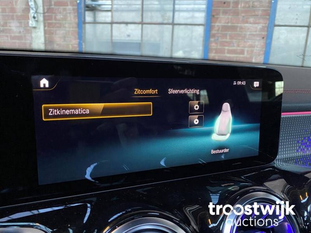 Mercedes-Benz EQB300 AMG 4Matic Auto