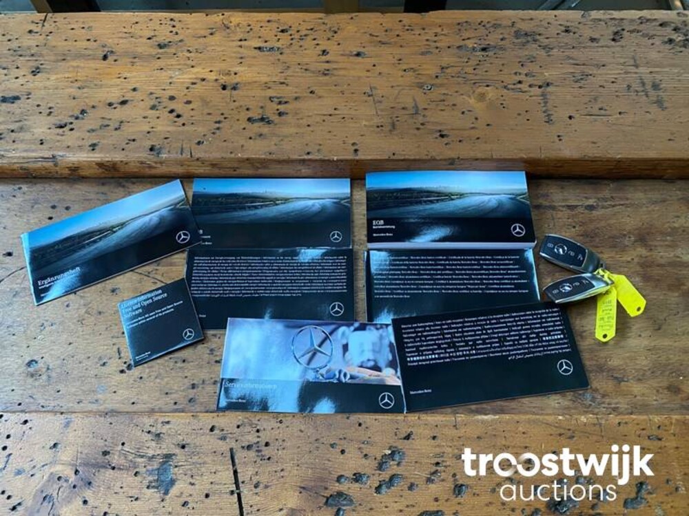 Mercedes-Benz EQB300 AMG 4Matic Auto